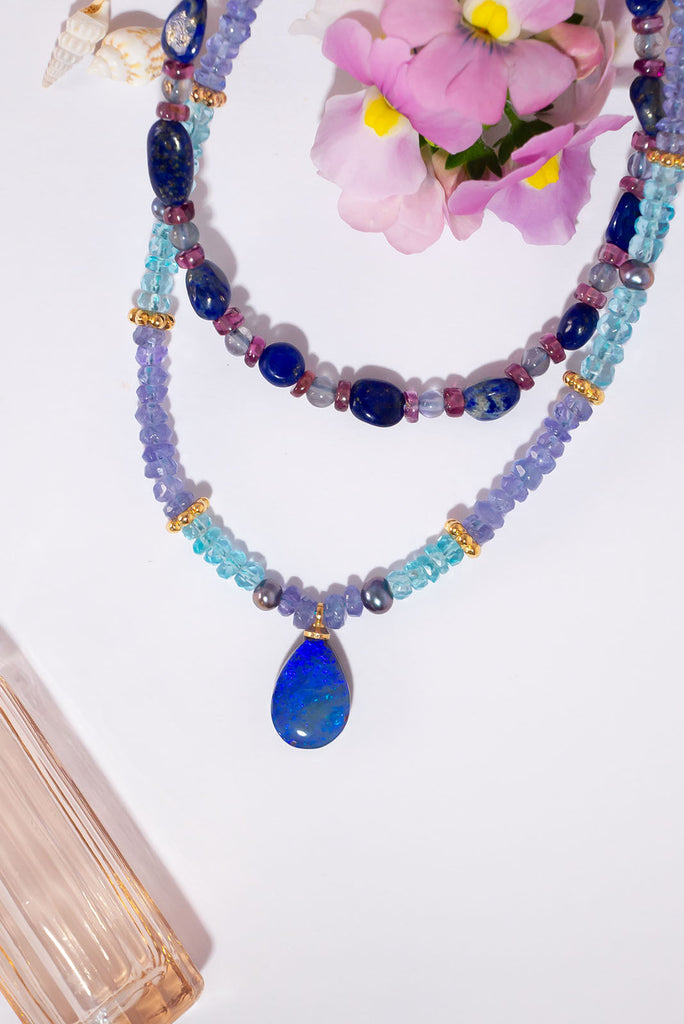 Discover the magical beauty of Australian boulder opal with our Necklace Gemstone Andromeda Springs.