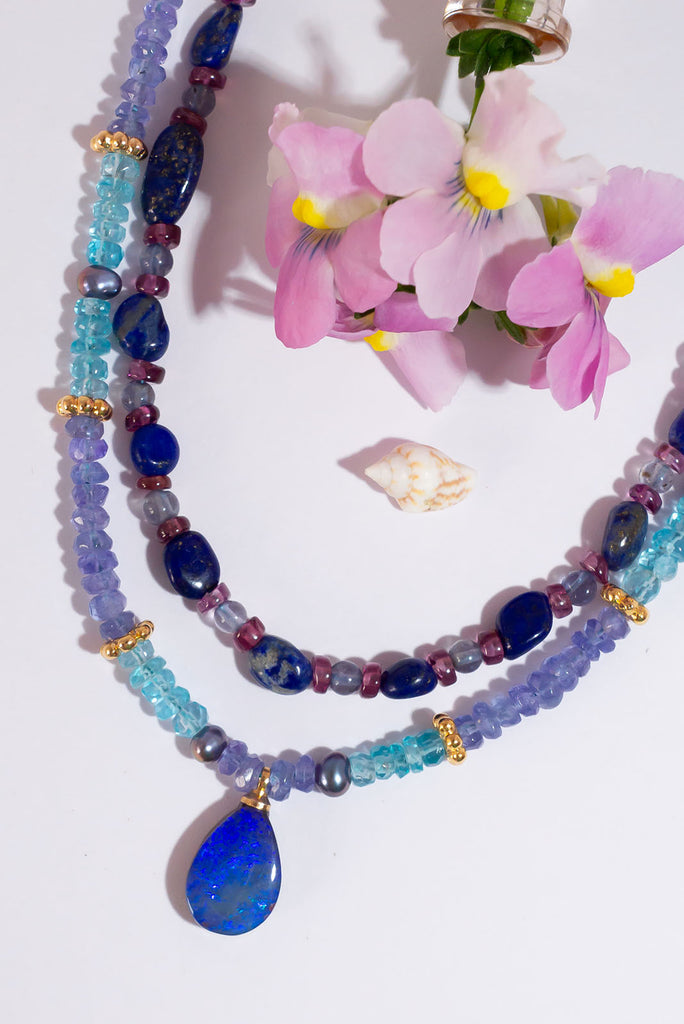 Discover the magical beauty of Australian boulder opal with our Necklace Gemstone Andromeda Springs.