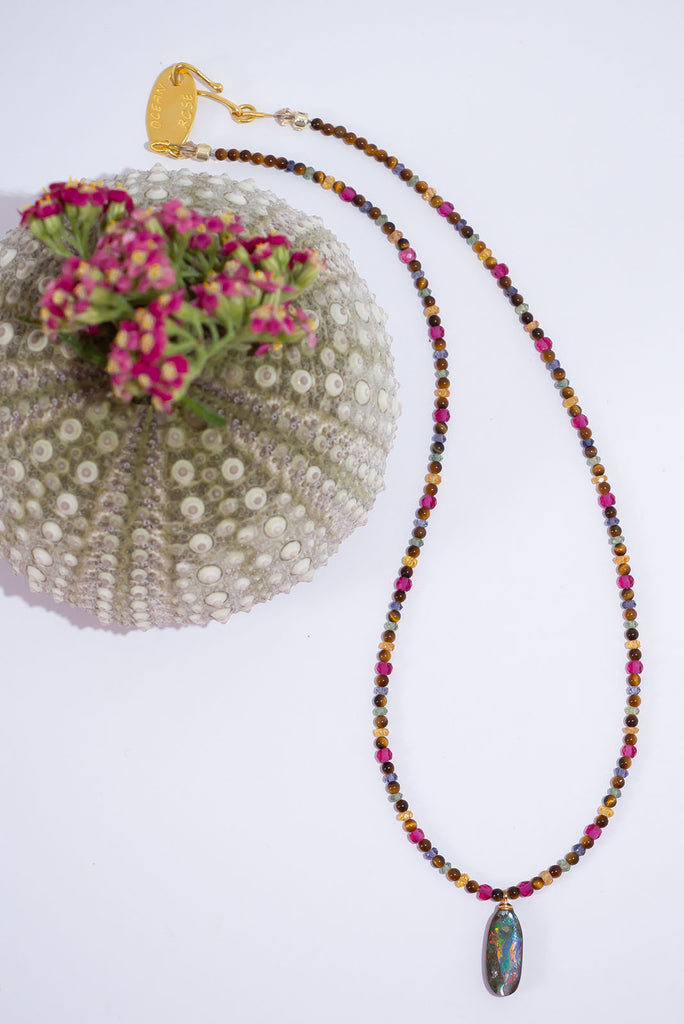 With an enthralling kaleidoscope of jewel toned coloured this magical necklace is the perfect piece for any season.