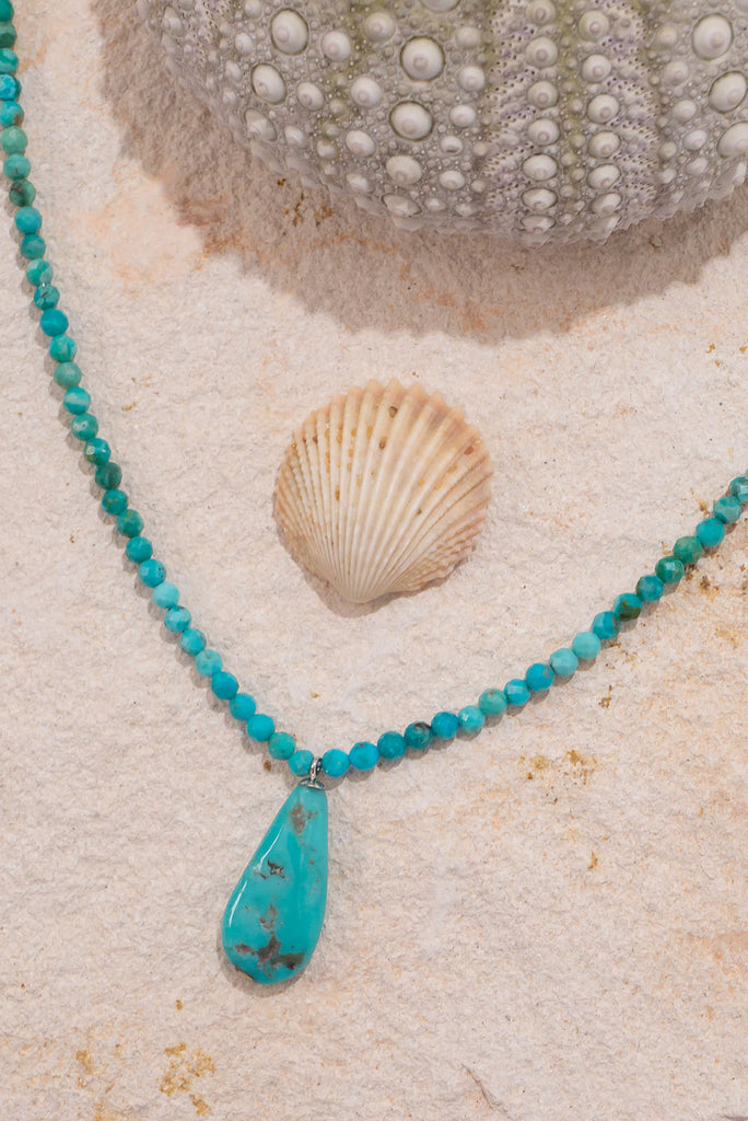 Beautiful in blue. This gorgeous necklace is a delicate piece that showcases the beautiful colours found in natural turquoise.